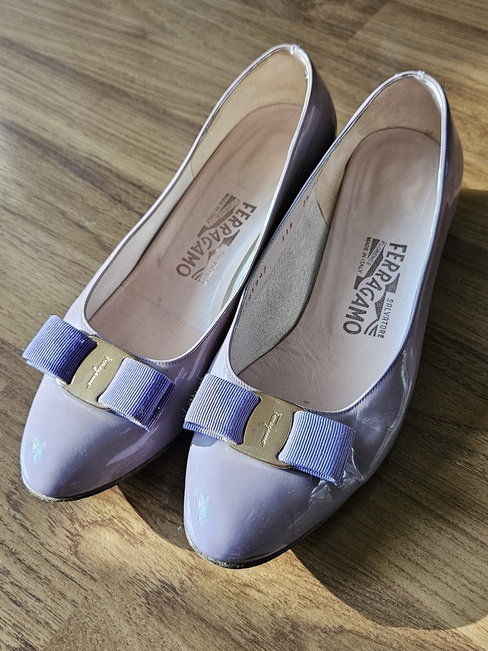 Salvatore Ferragamo Vara Low Heel Pump Pumps in Purple
